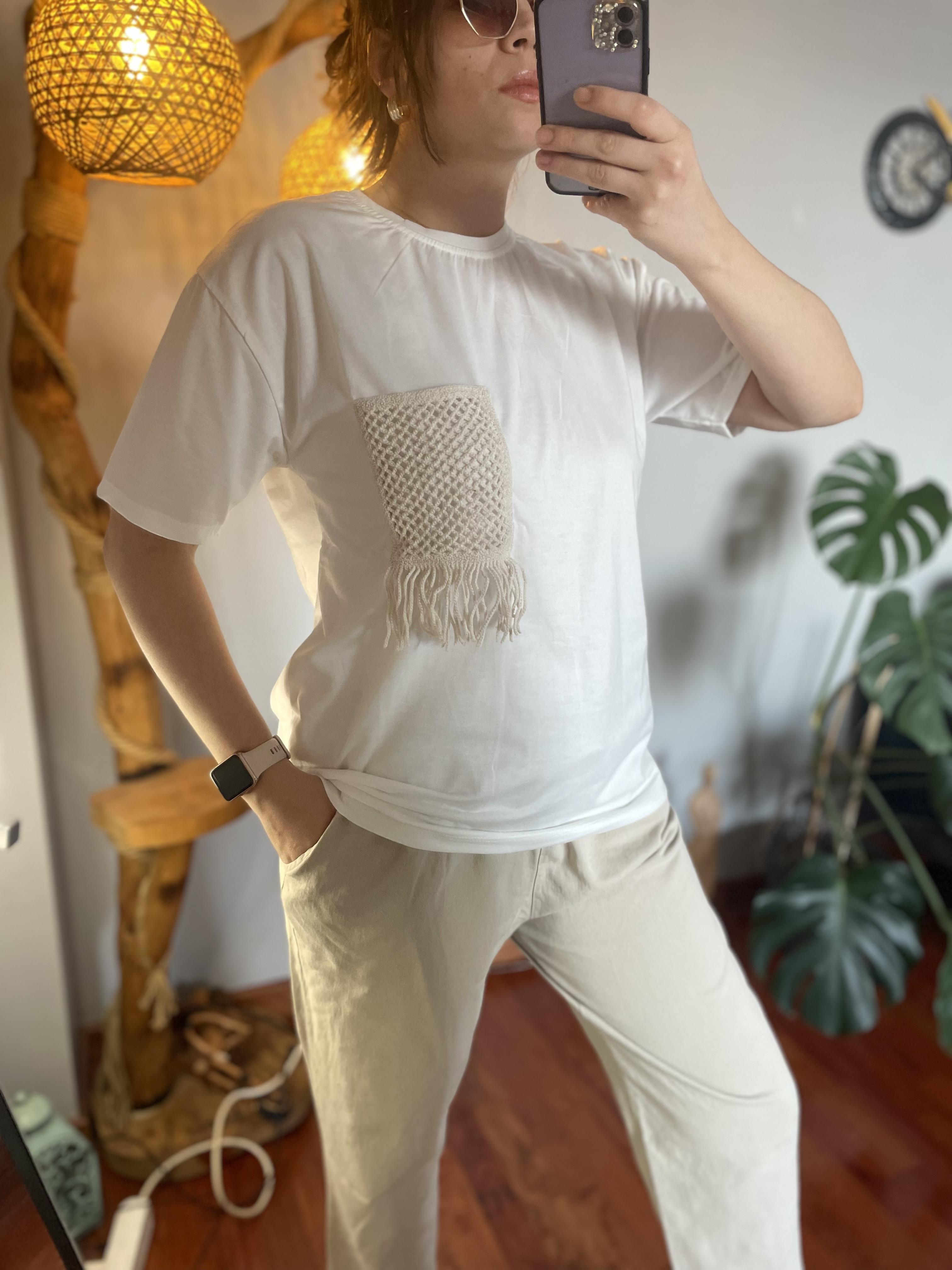 Püskül Detaylı Yumuşak Tshirt